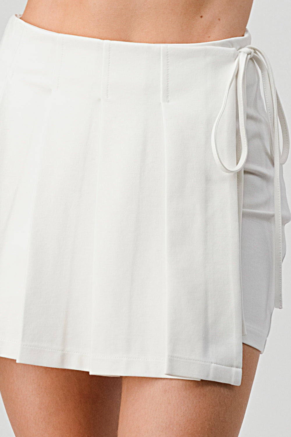 #S2087 Pleated Skirt with Front Tie