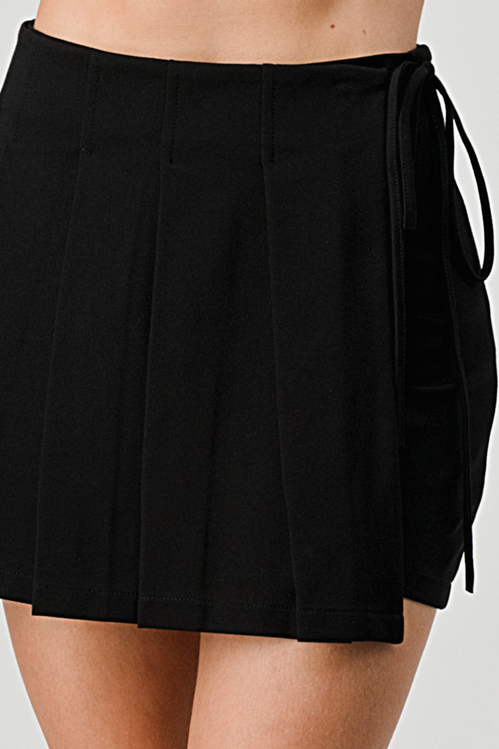 #S2087 Pleated Skirt with Front Tie